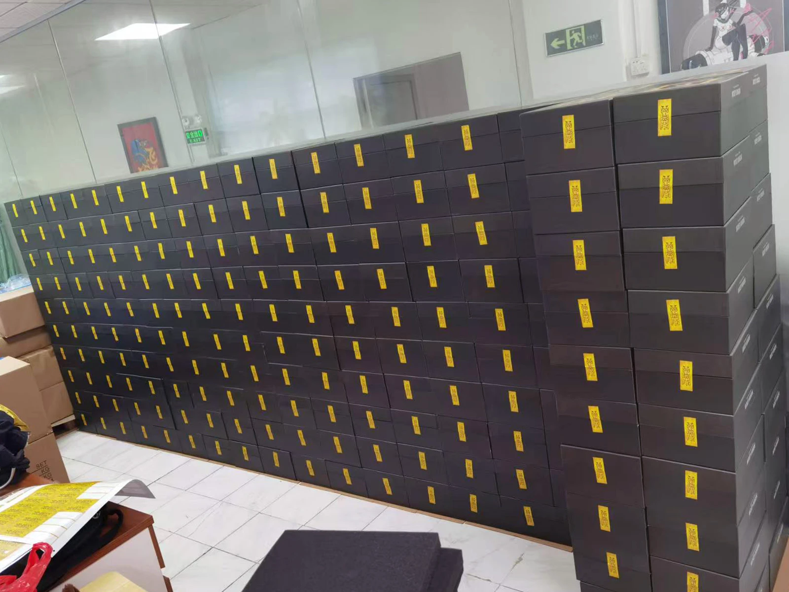 packaging process for the customization vinyl toys of our clients
