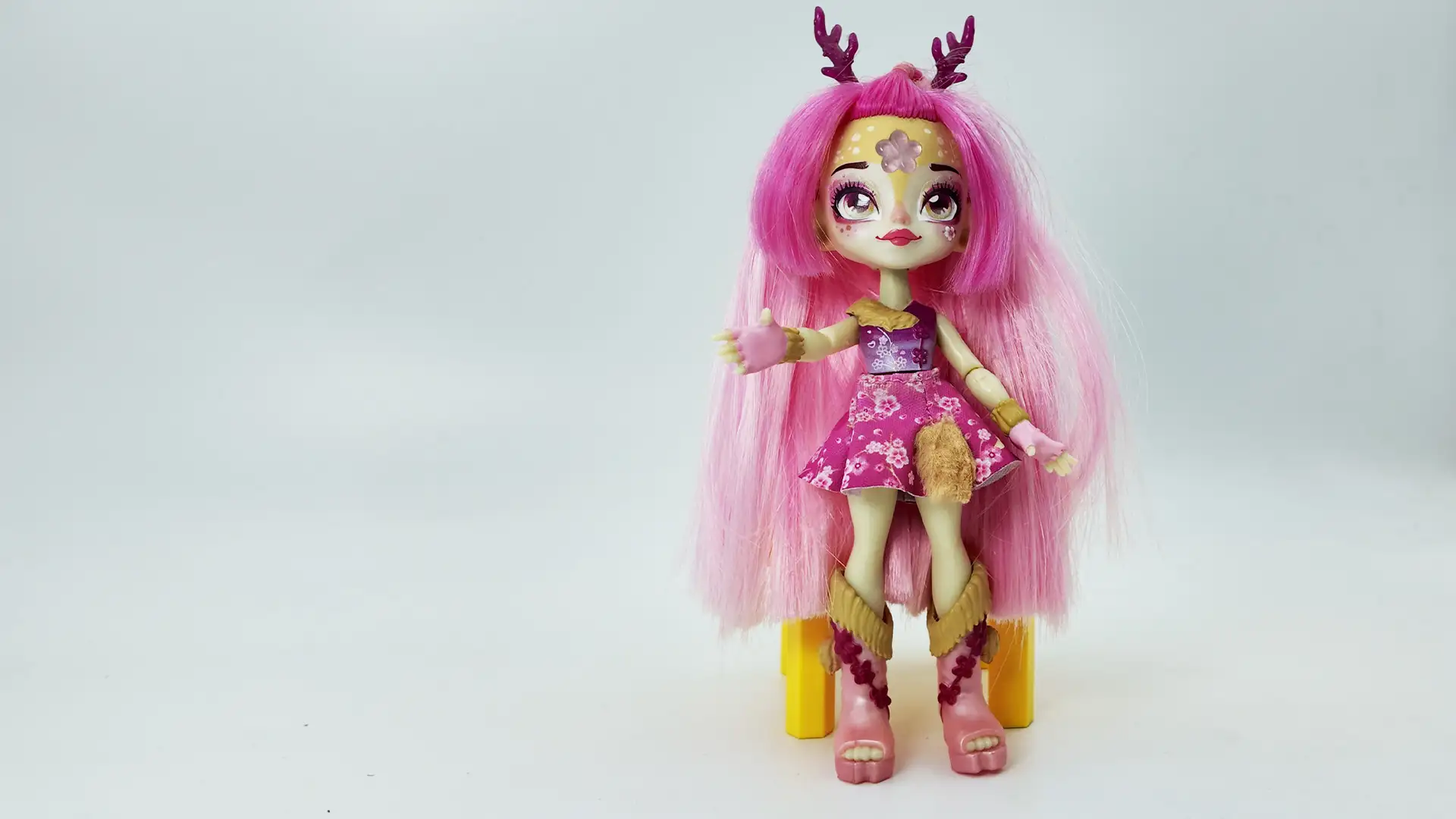 The finished cute girl action figure features fully articulated, flexible joints